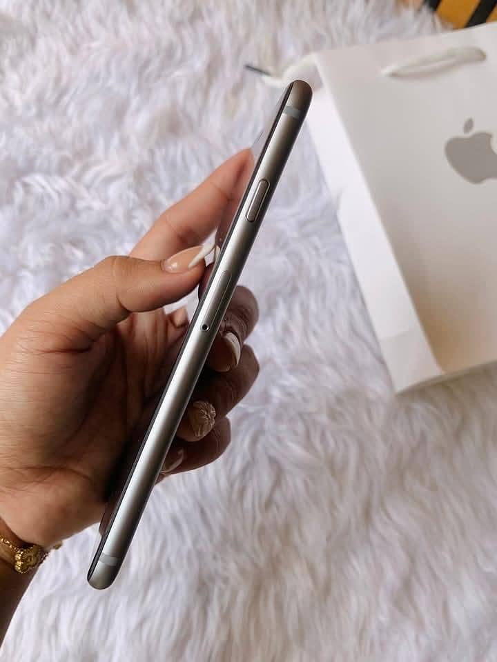 Apple iPhone 6S Plus 5