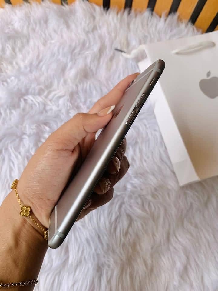 Apple iPhone 6S Plus 6