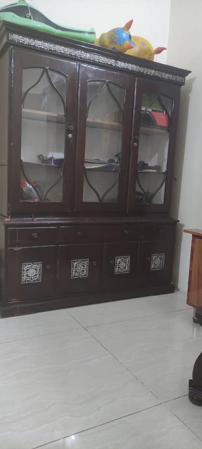 showcases in good condition