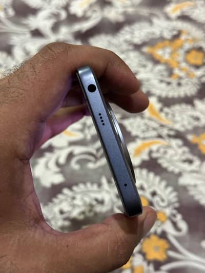 Realme 13+ 5G – 12GB RAM / 256GB – 80W Fast Charging 