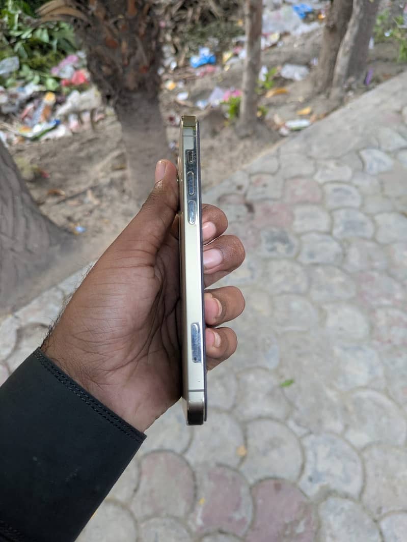 Apple iPhone 12 Pro 2