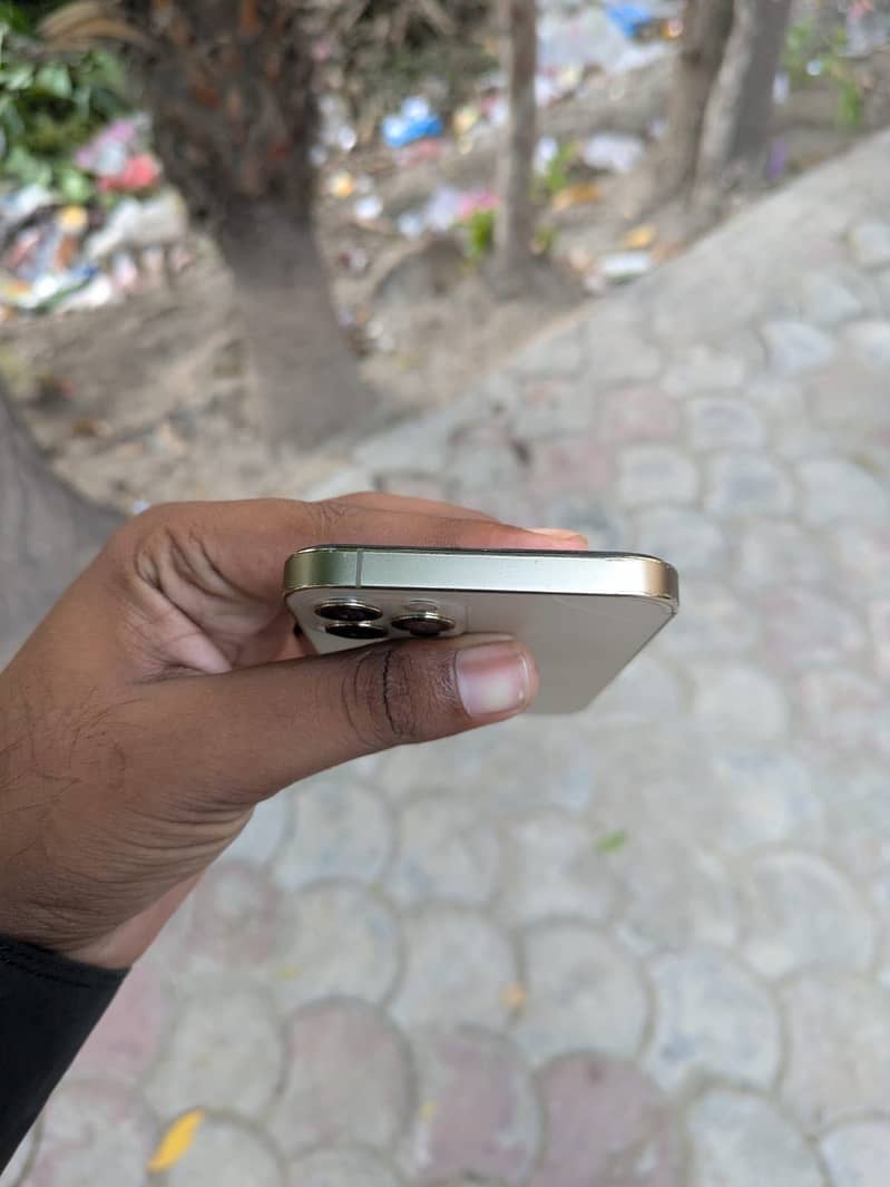 Apple iPhone 12 Pro 3