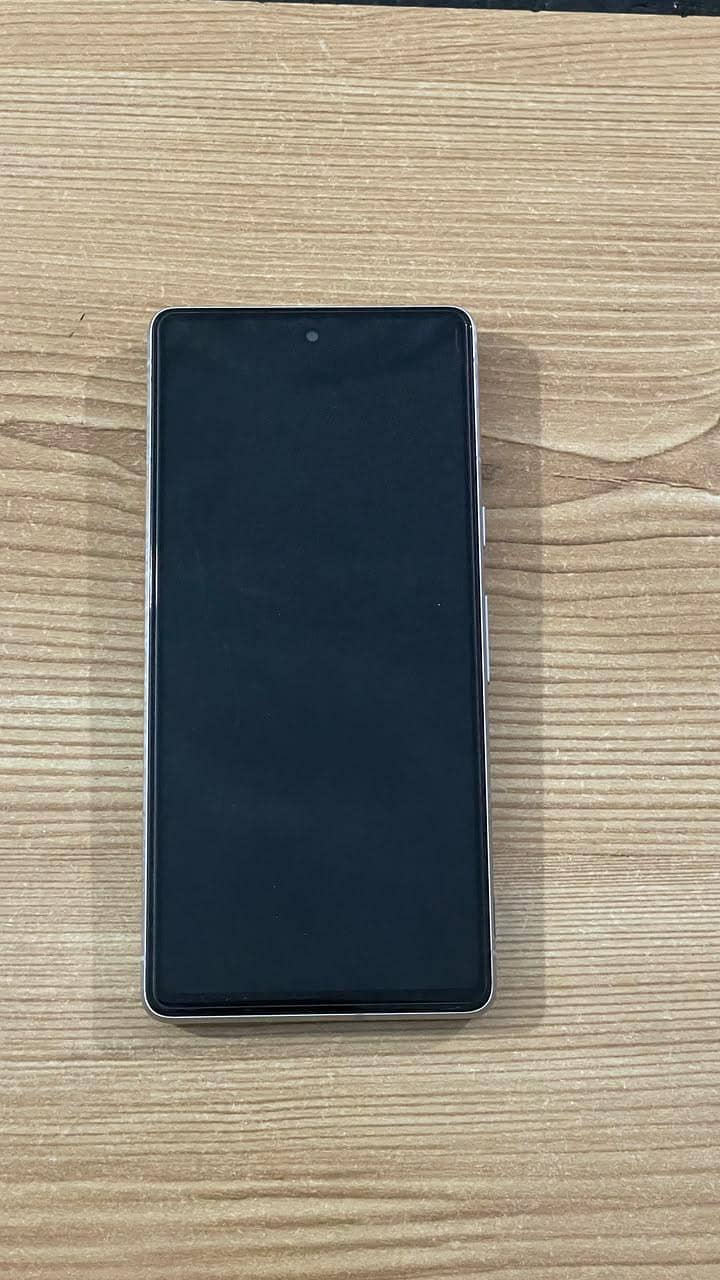 Google Pixel 7 4
