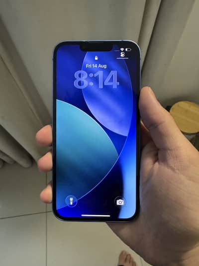 Apple iPhone 13