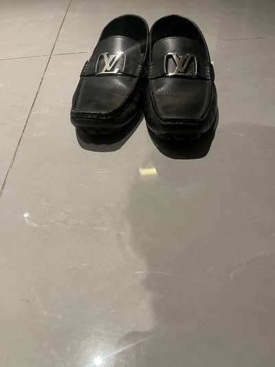 Slightly uses lv loafers