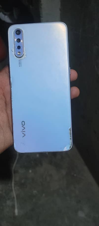 Vivo S1 . . 4. . 128. . . onliy whatsapp 03086213558