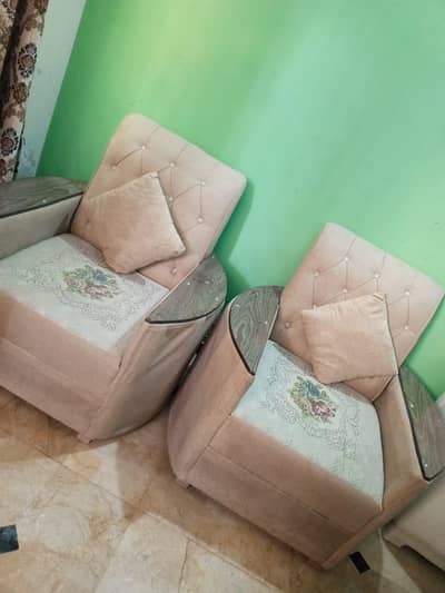 Well-maintained 5 seater Living Room sofa set