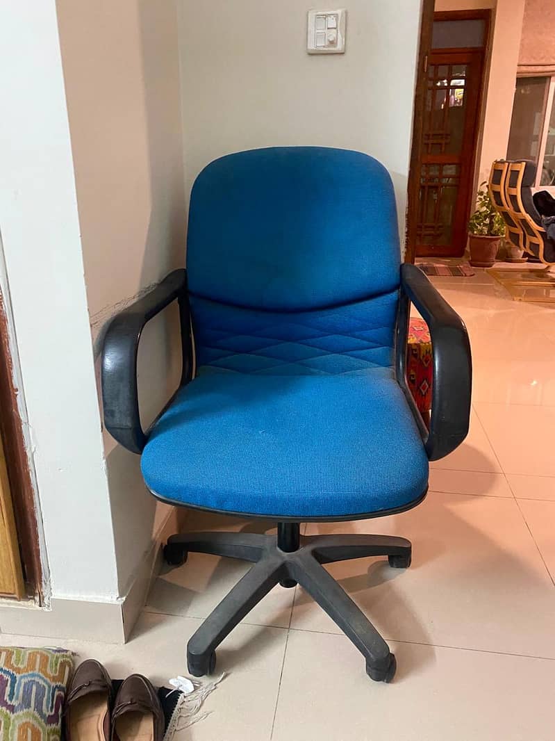 Study Table and Chair 4