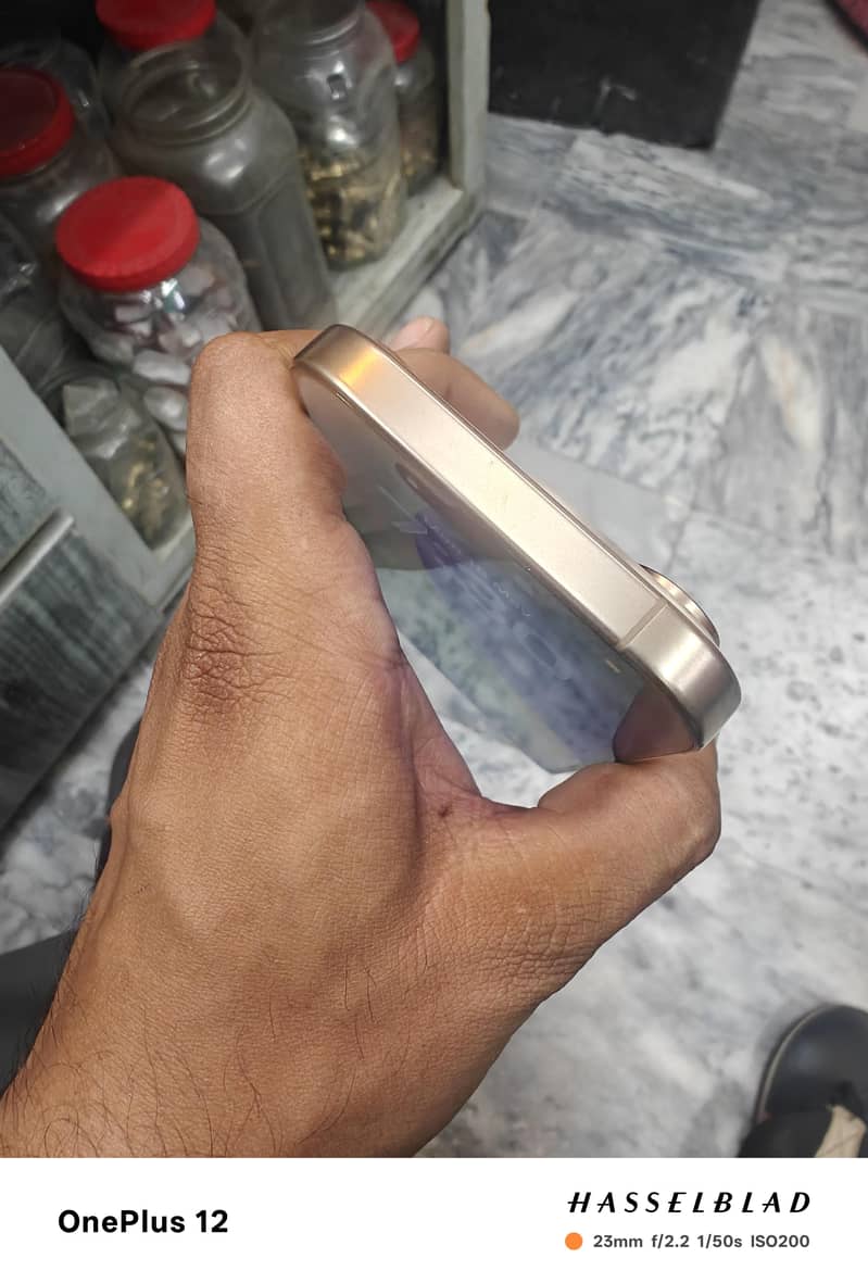 Apple iPhone 16 Pro Max 1