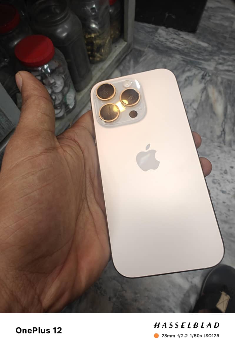 Apple iPhone 16 Pro Max 3