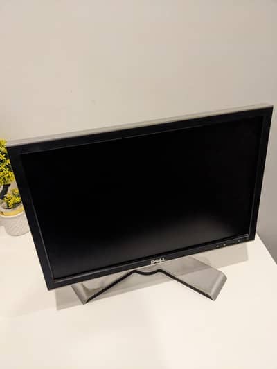 dell monitor 10/10 condition 900p 19inch