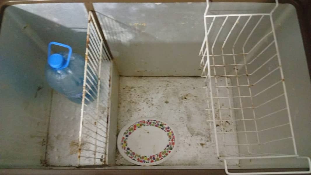 Waves used deep freezer 0