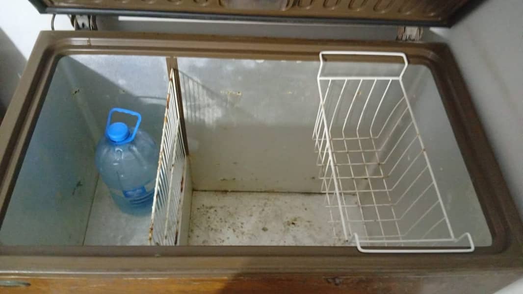 Waves used deep freezer 1