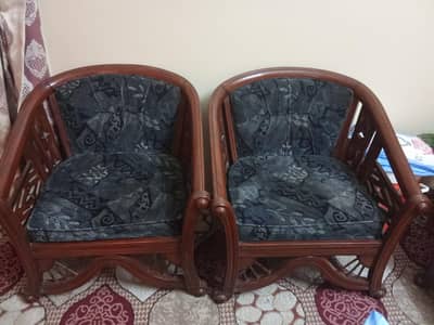 5-Seater sofa set and 1-table