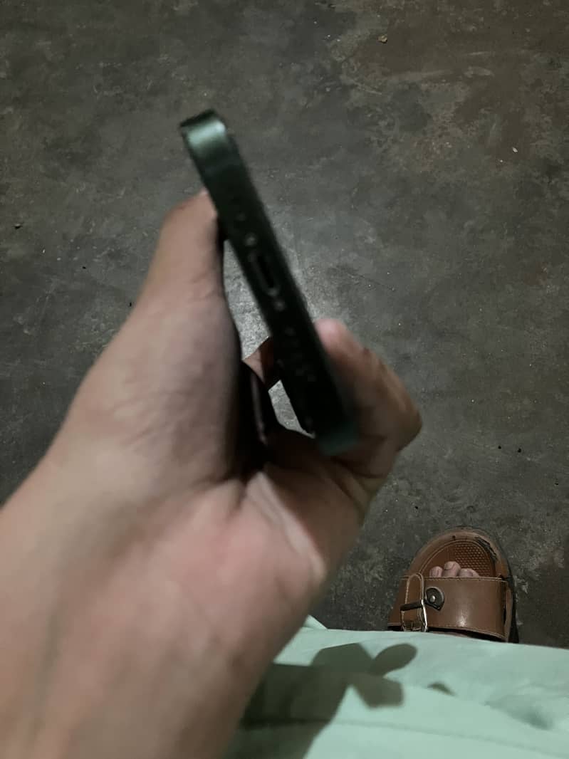 Apple iPhone 13 3