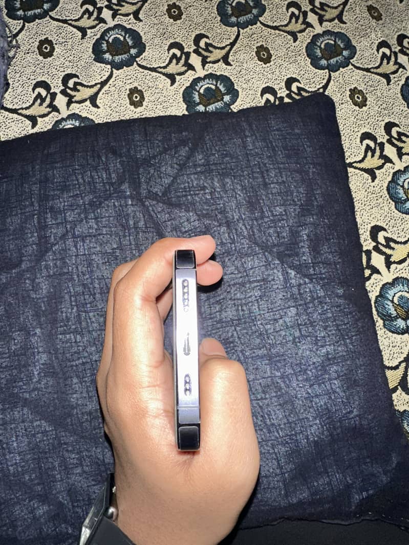 Apple iPhone 14 Pro 1