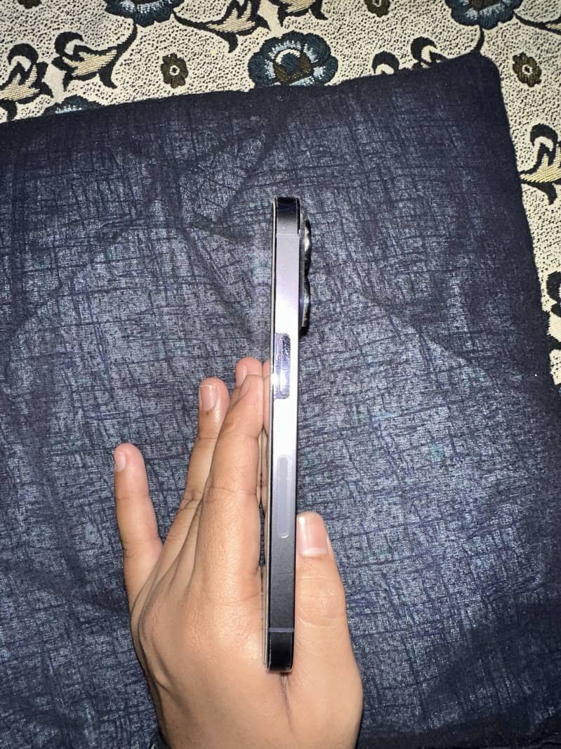 Apple iPhone 14 Pro 2