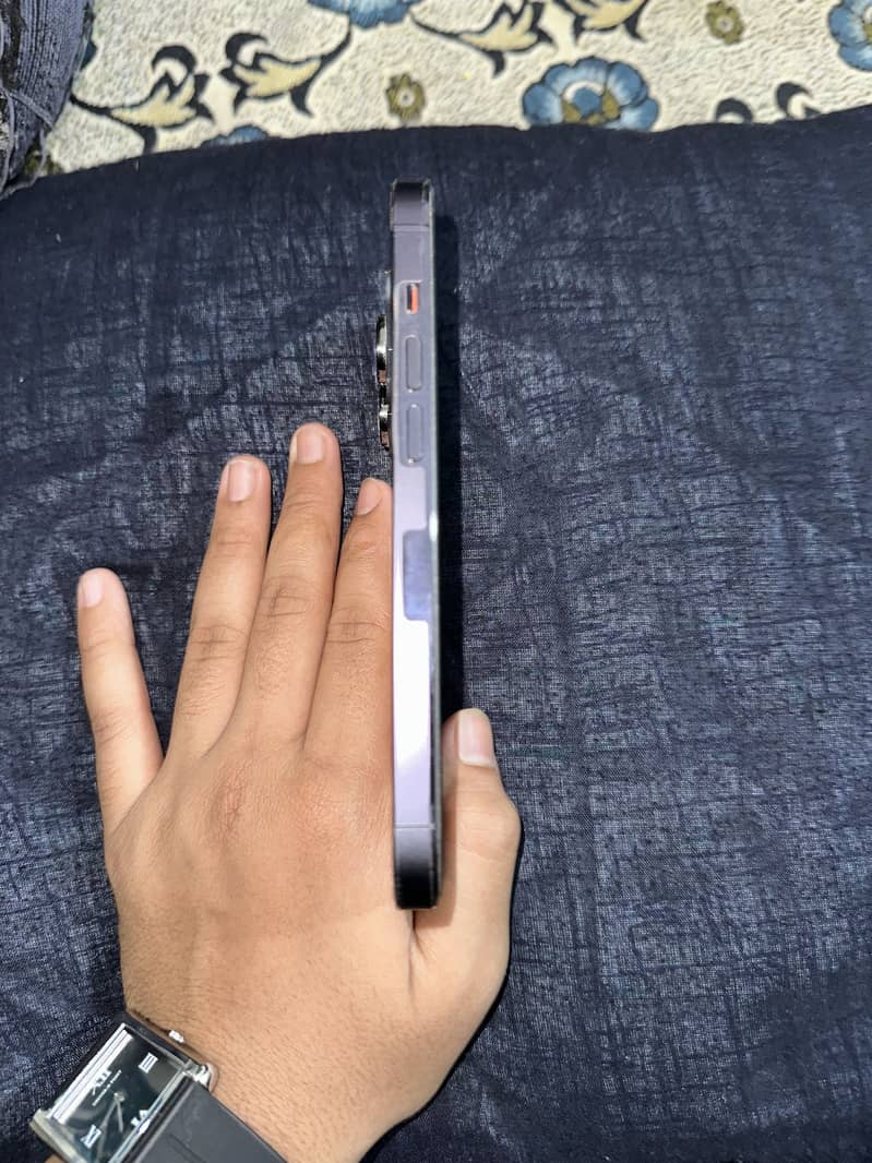 Apple iPhone 14 Pro 3