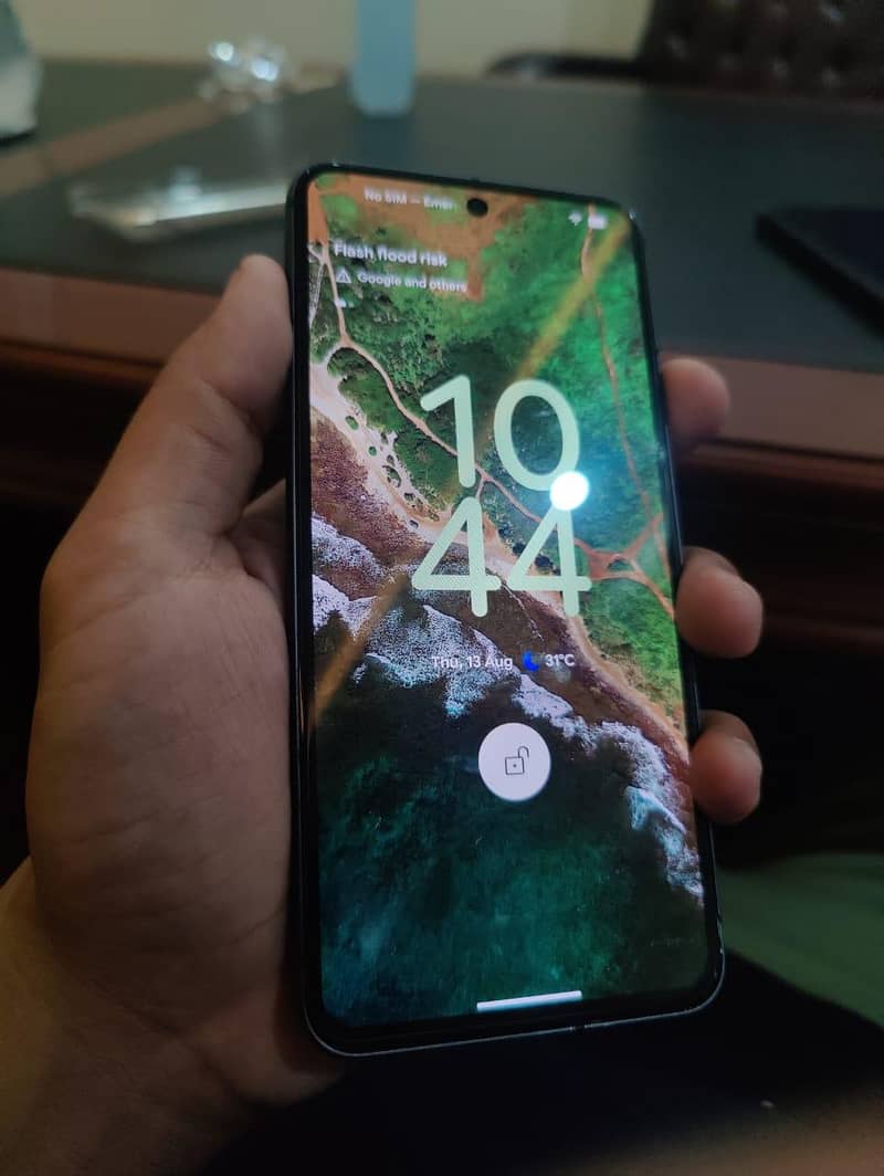 Google Pixel 8 2