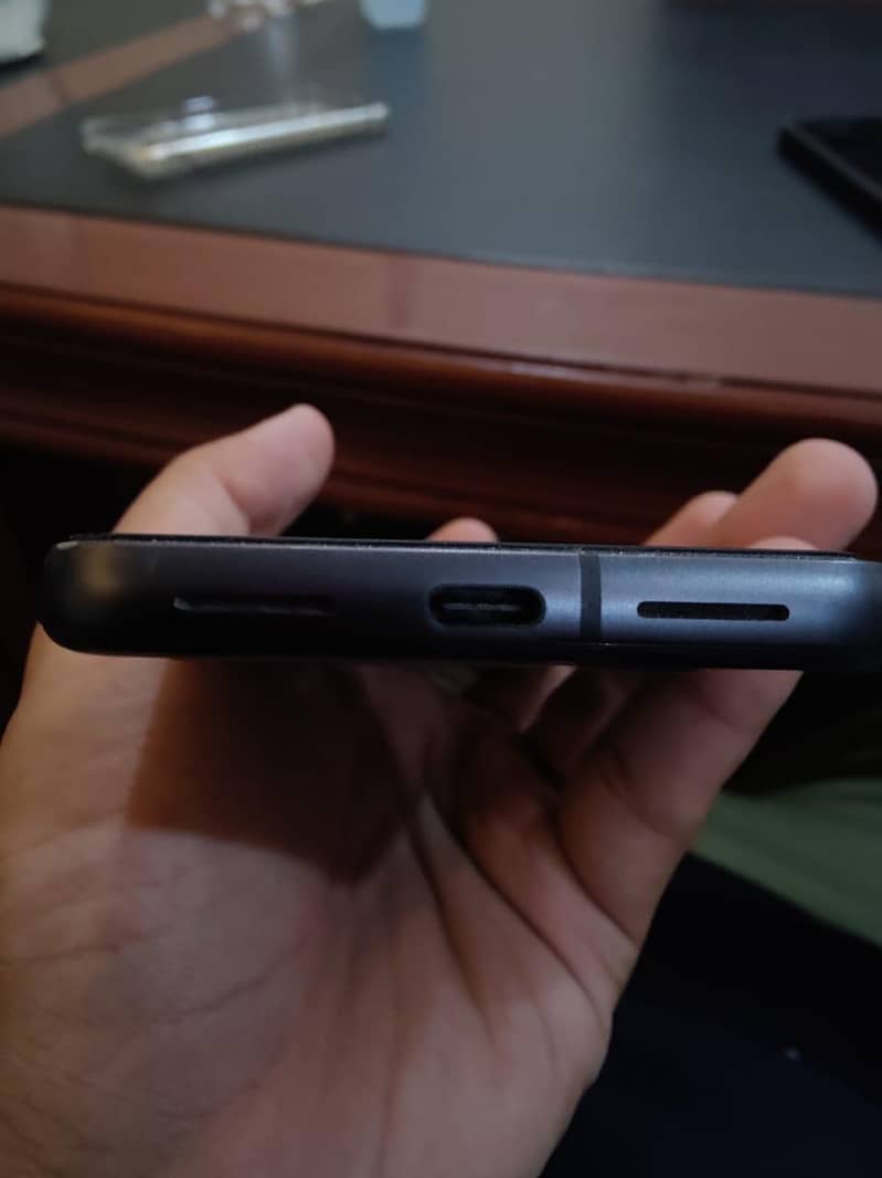 Google Pixel 8 4