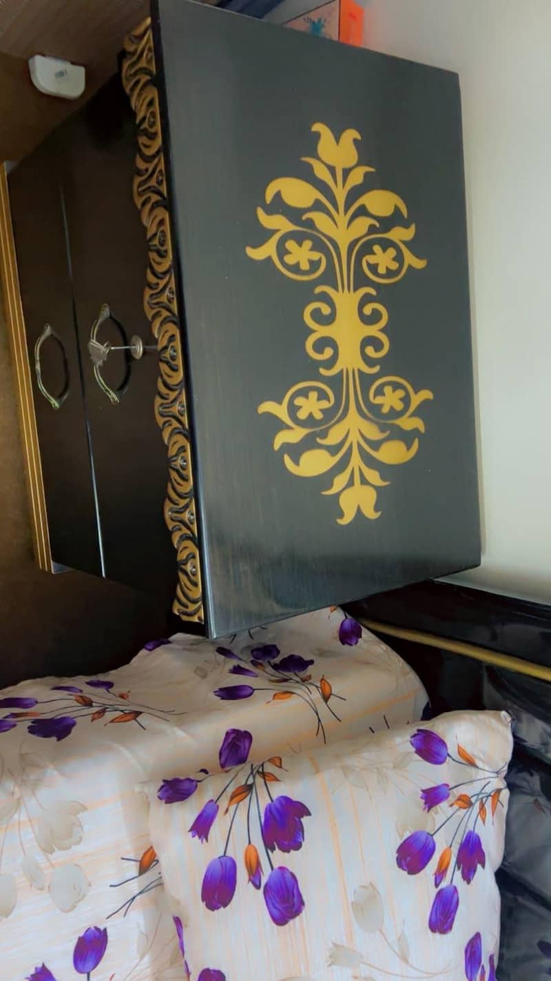 Black bed set 4