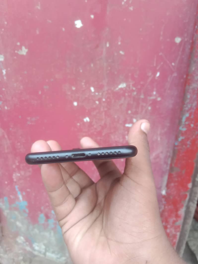 Apple iPhone 7 Plus 2