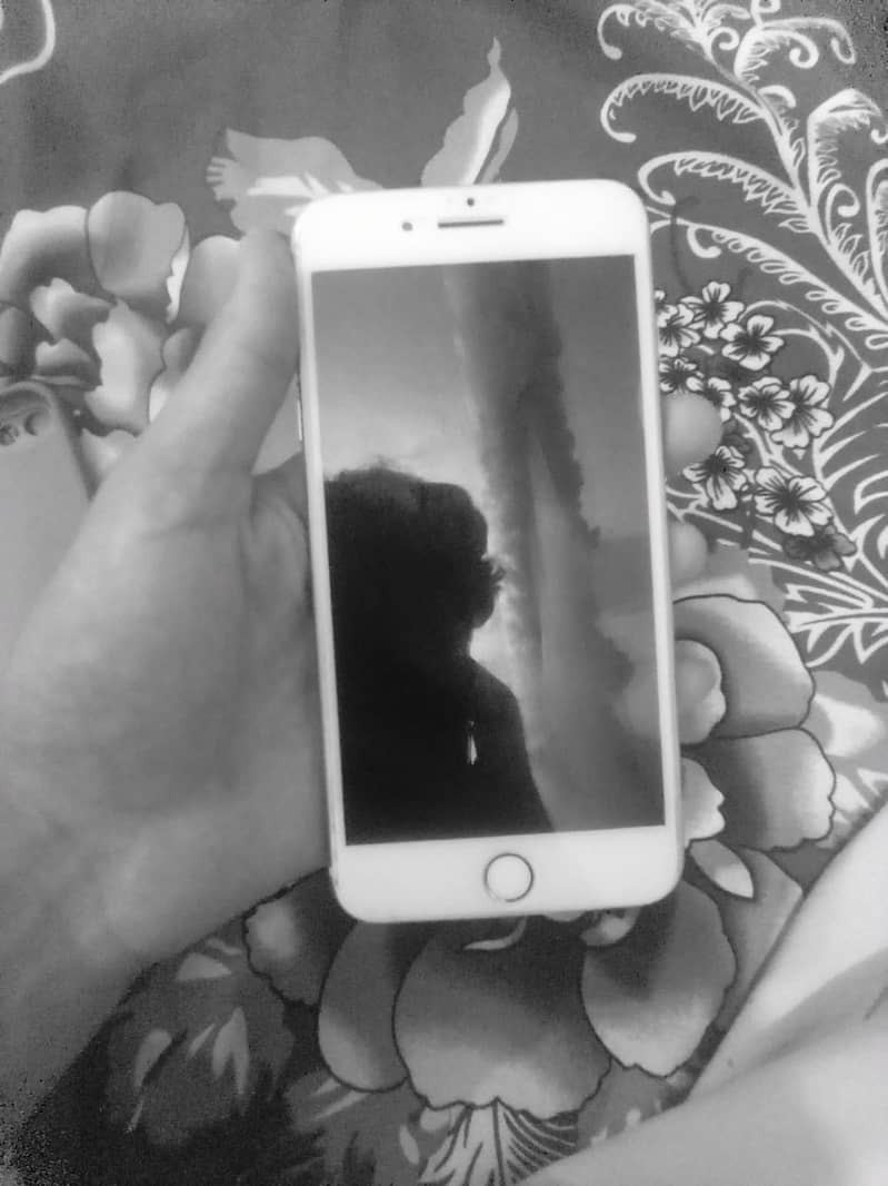 Apple iPhone 8 Plus 1