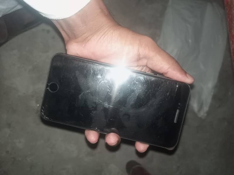 Apple iPhone 8 Plus 2