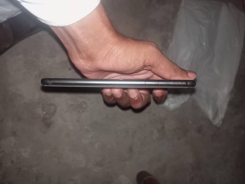 Apple iPhone 8 Plus 5
