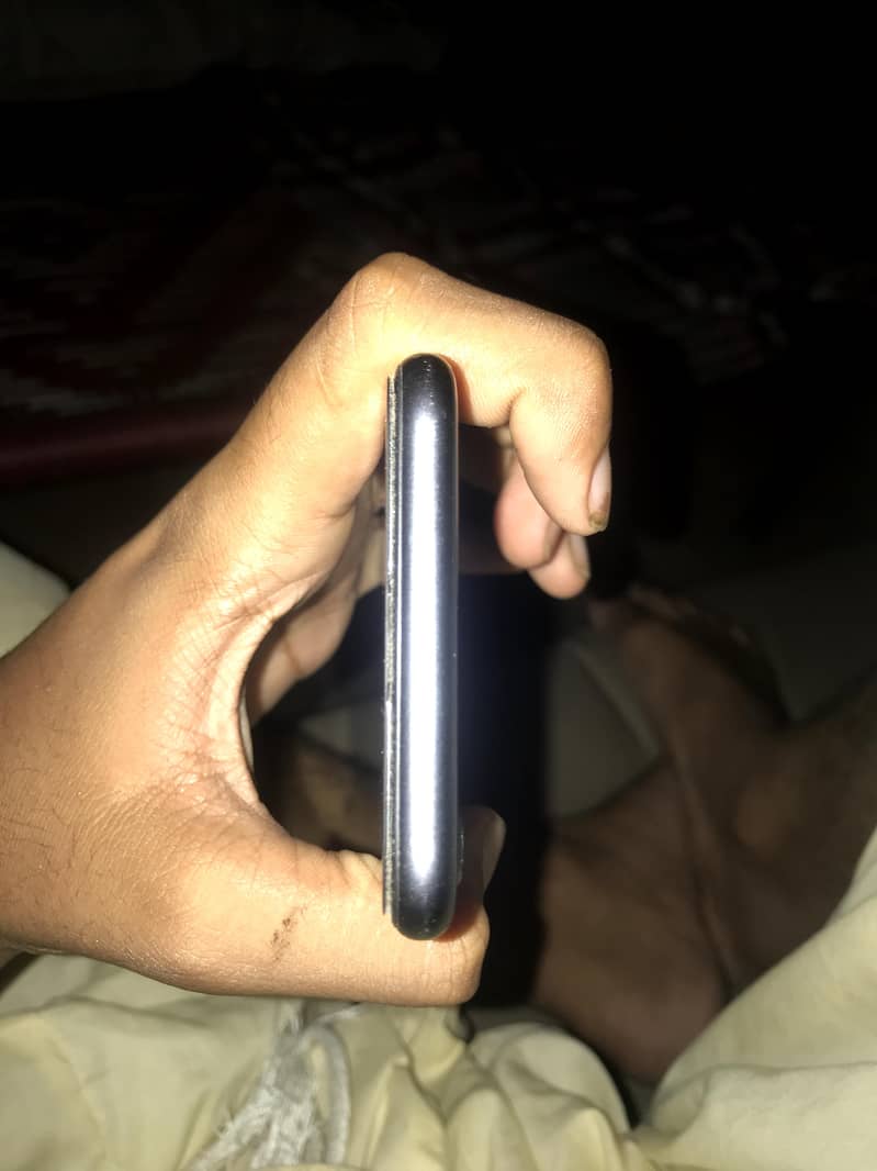 Apple iPhone 8 3