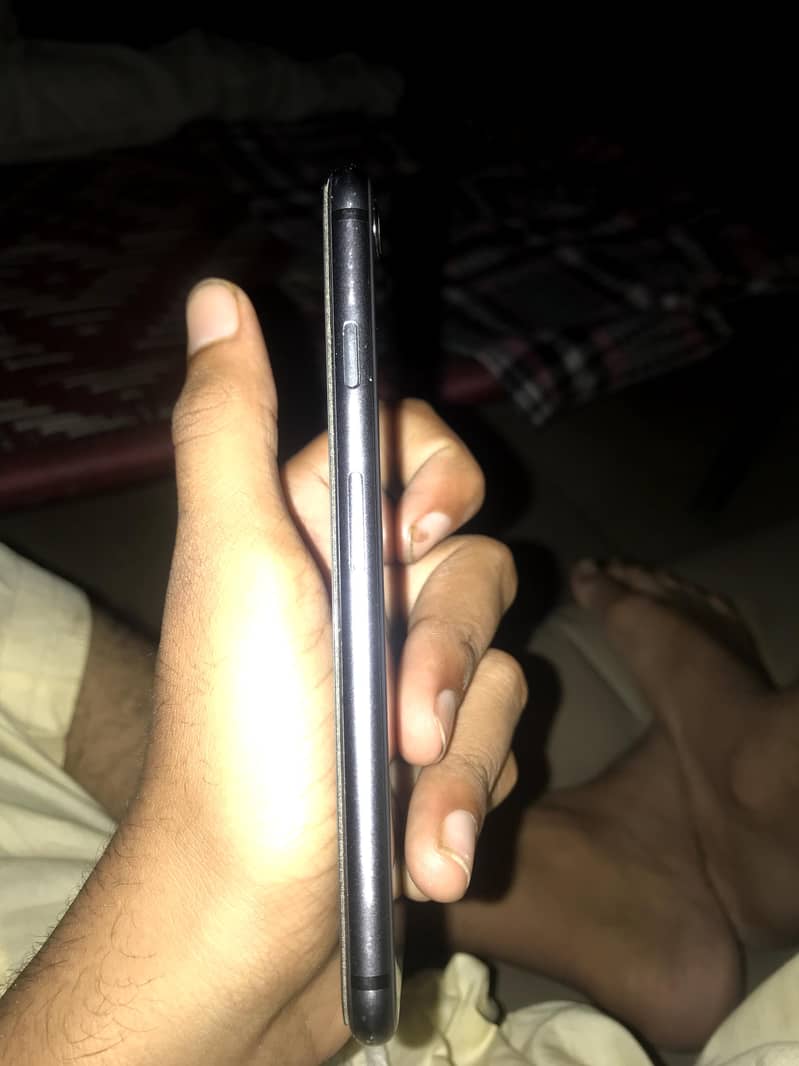Apple iPhone 8 4