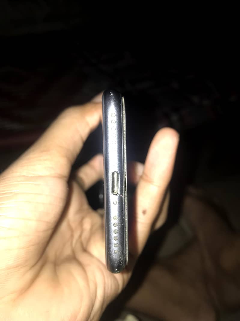 Apple iPhone 8 5