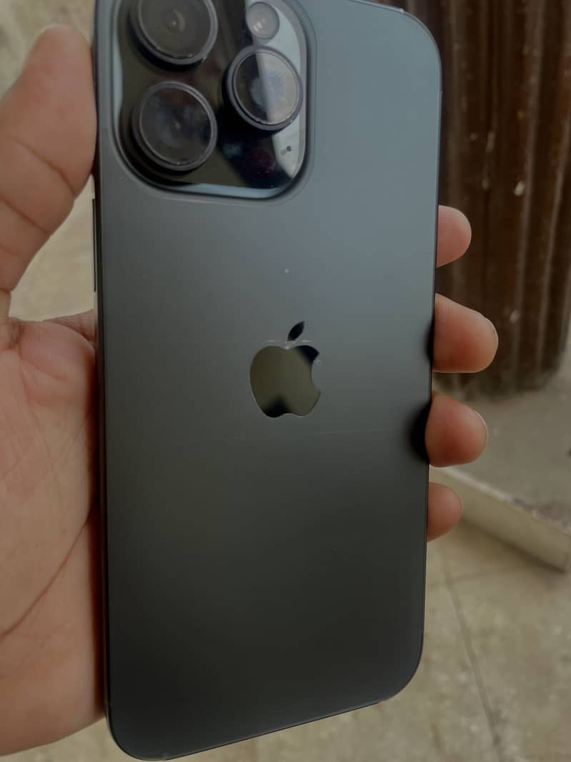 Apple iPhone 16 Pro Max 0