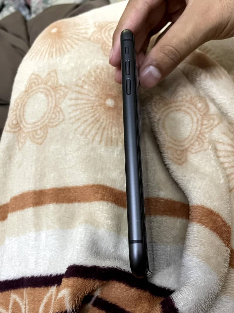Apple iPhone 11 2