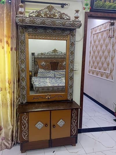 Dressing and cupboard