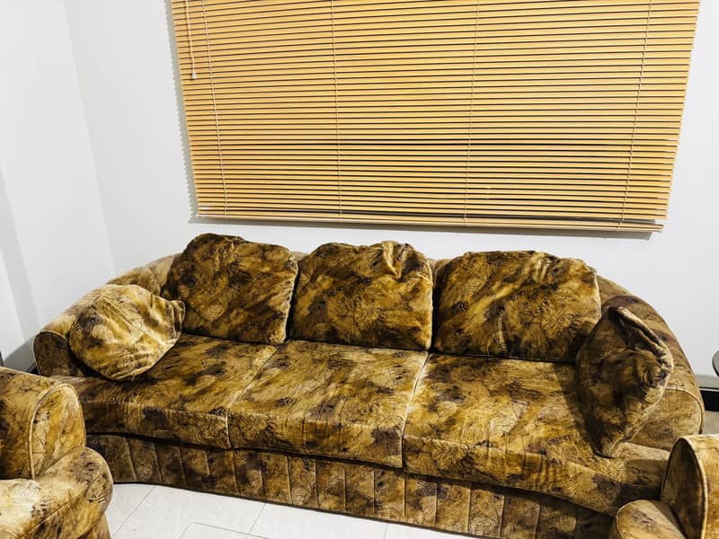 7 seater sofa 0