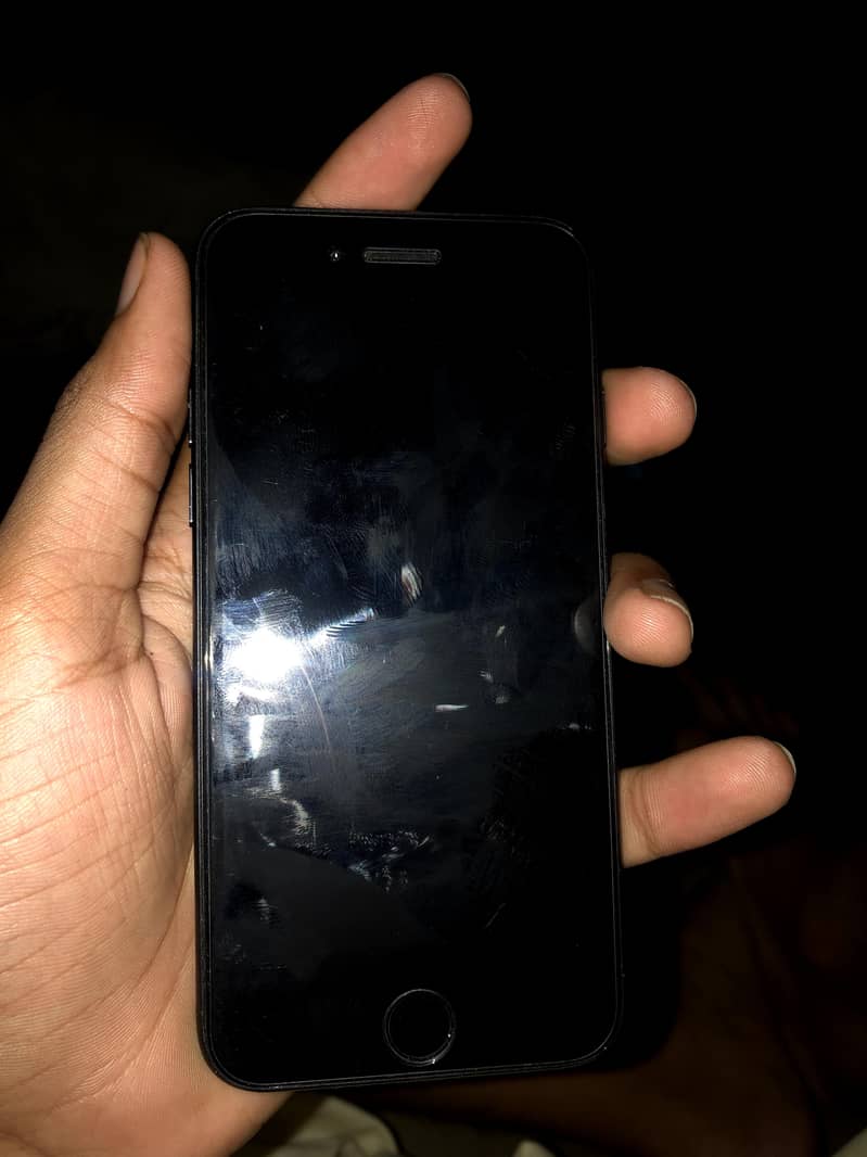 Apple iPhone 7 2