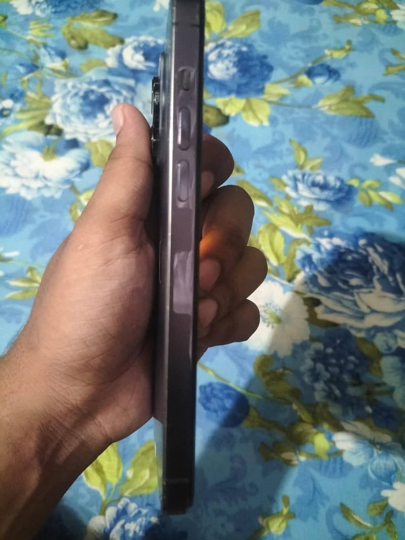iphone 14 pro max 4
