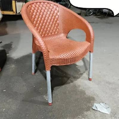 8 CHAIRS 1 TABLE NEW