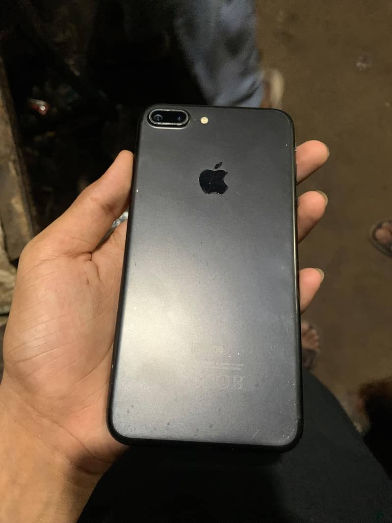 Apple iPhone 7 Plus 3