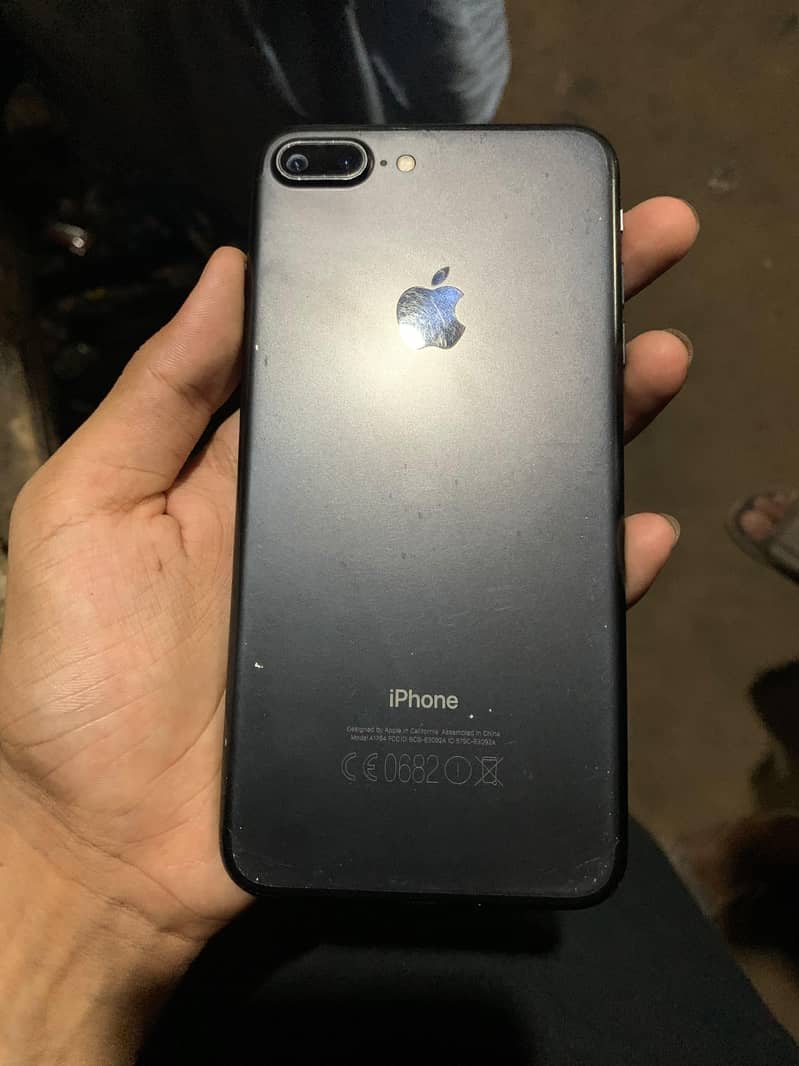 Apple iPhone 7 Plus 6