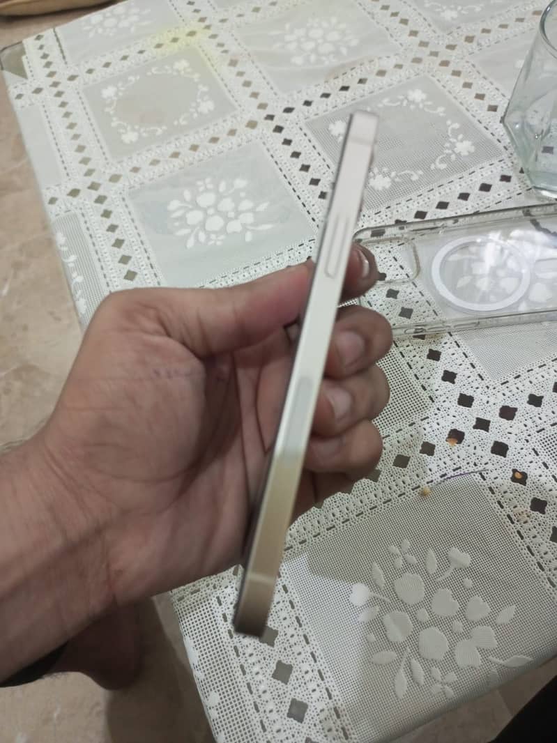 Iphone 12 4