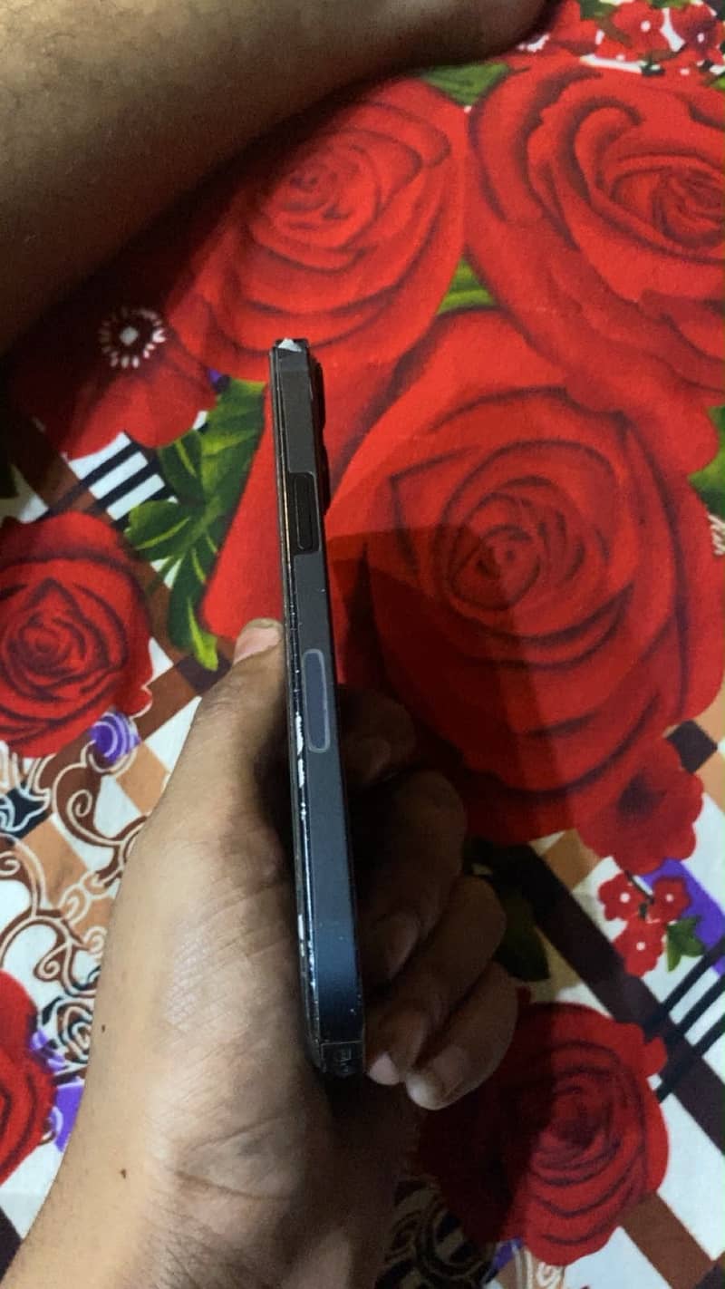 Apple iPhone 13 3