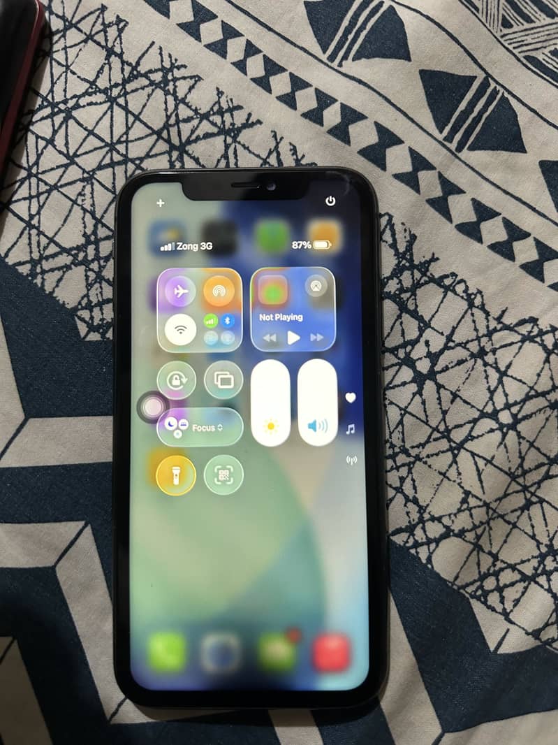 Apple iPhone 11 7