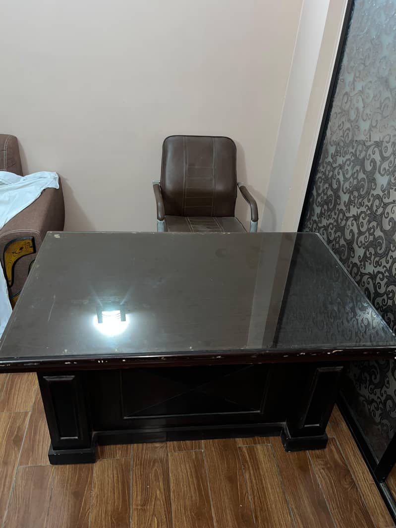 OFFICE TABLE FULL SIZE 4