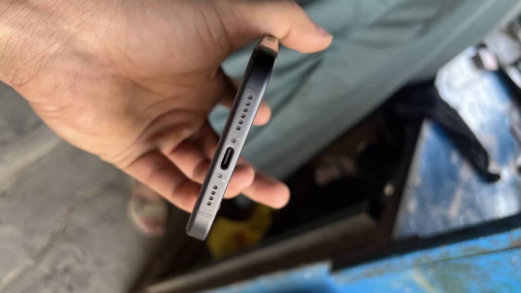 Apple iPhone 15 plus 0