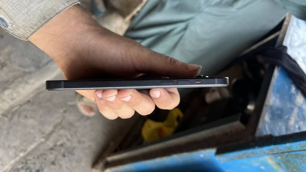 Apple iPhone 15 plus 4