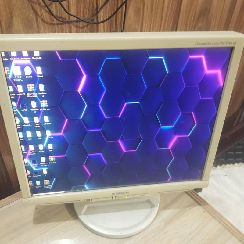 2 PC Monitors 1