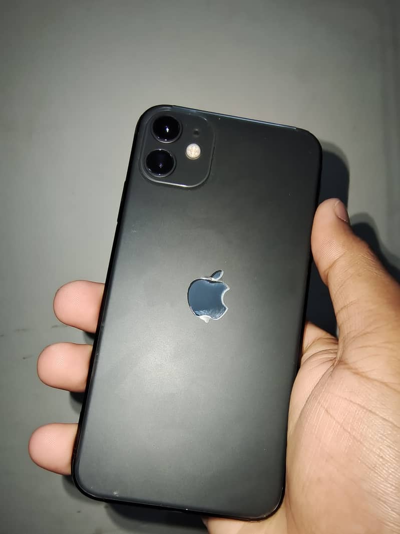 Apple iPhone 11 4