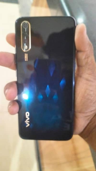 Vivo S1